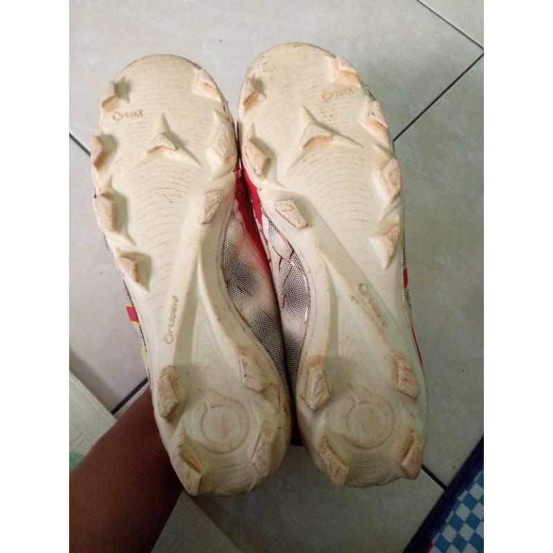 ortuseight (sepatu bola second)