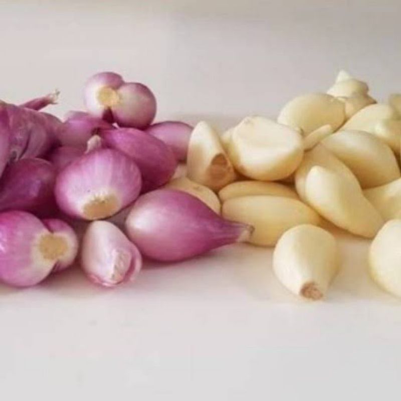

Bawang merah dan bawang putih kupas