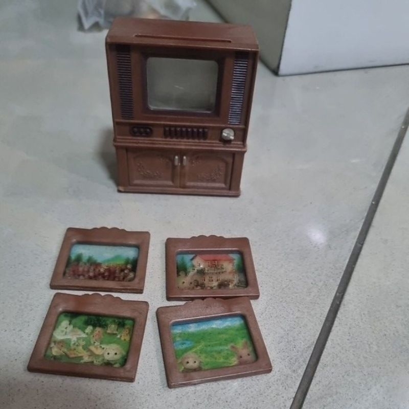 Preloved Sylvanian Families: TV set (Vintage)