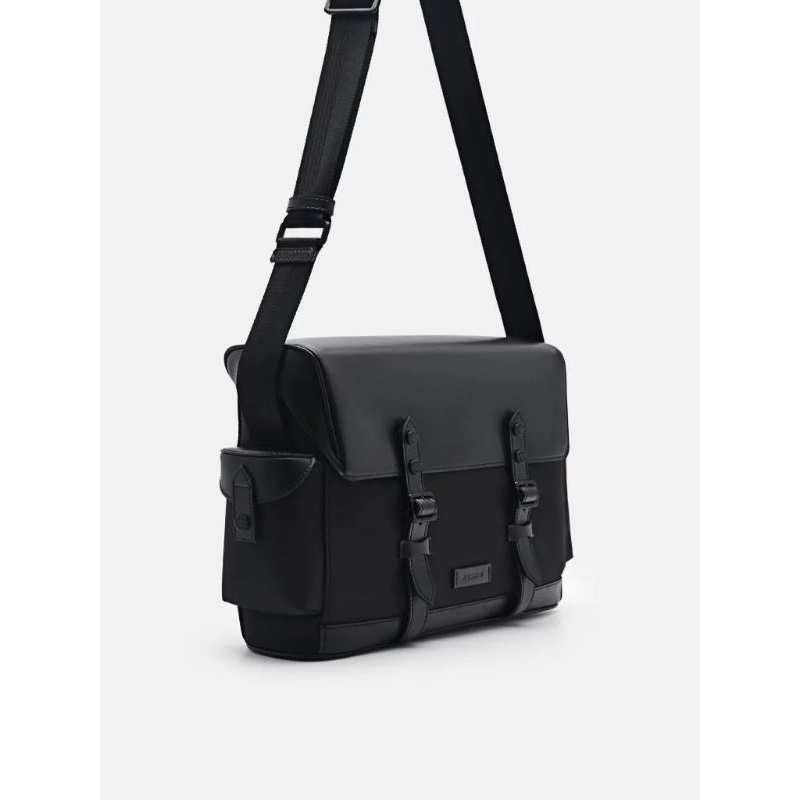 0160 Tas Messenger Pria PEDRO 100% Original