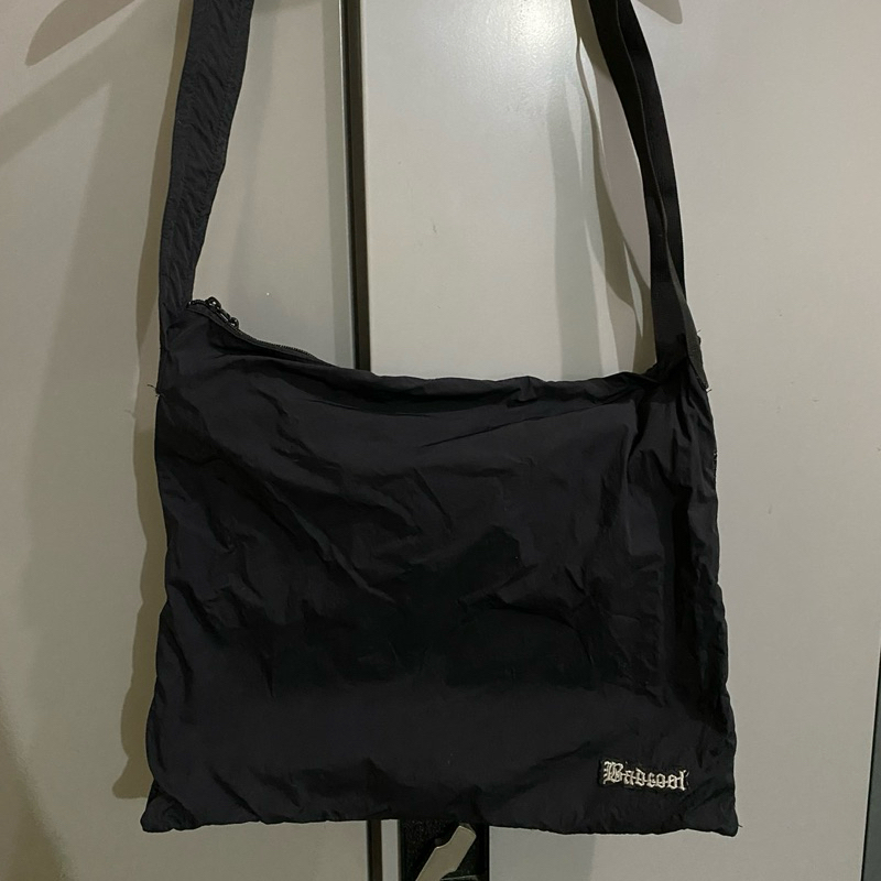 sling bag badcool ss24