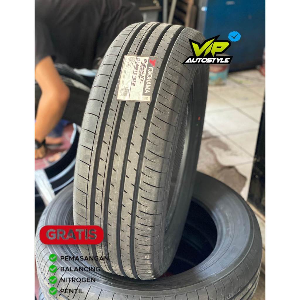 BAN MOBIL TUBLES R18 - YOKOHAMA bluearth XT-AE61 235 60 R18 - TOKO BAN JAKARTA UTARA