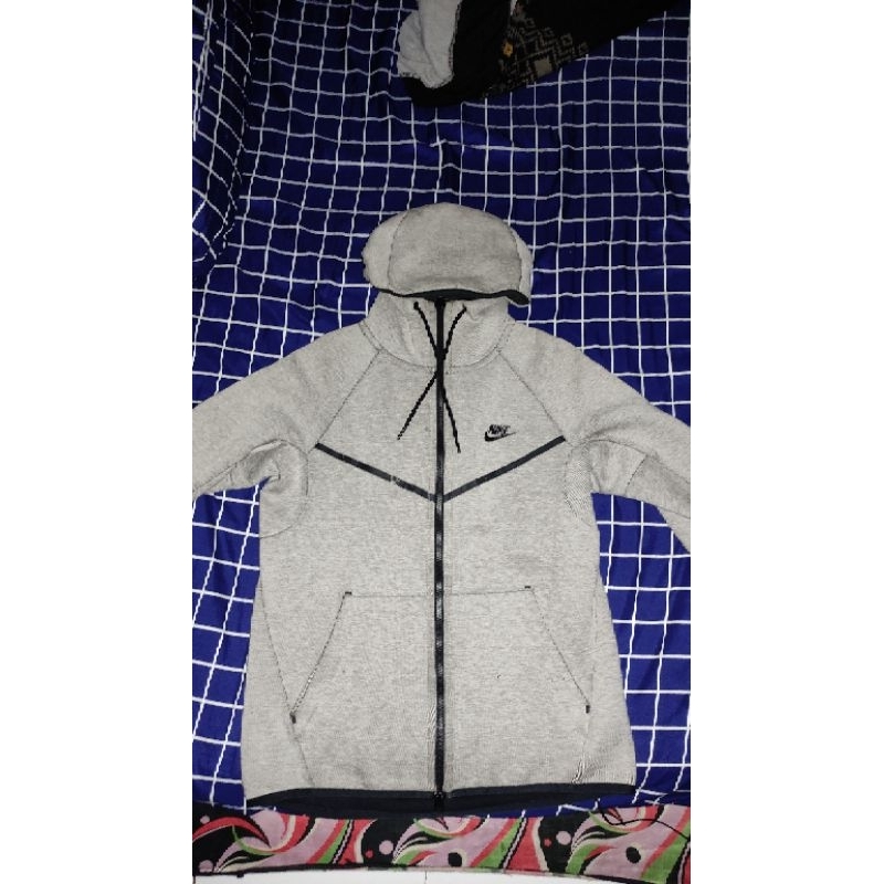 Nike tech fleece grey