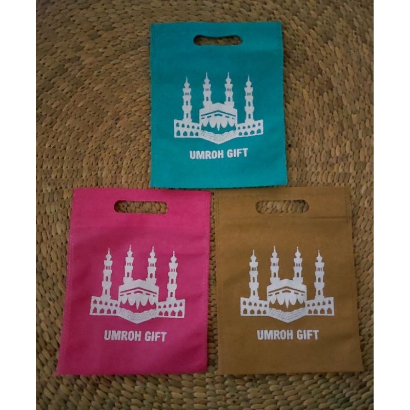 

Tas Souvenir Umroh Goodie Bag Umroh ukuran 20 x 26 cm