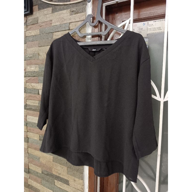 blouse wanita UNIQLO preloved