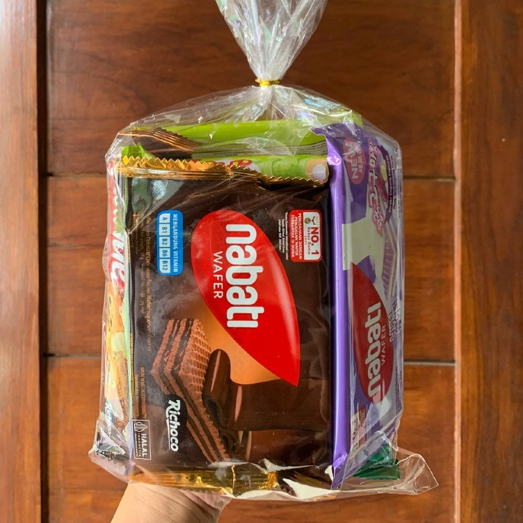 

Paket Hadiah Ulang Tahun Kue Nabati Premium - Snack Lezat & Unik