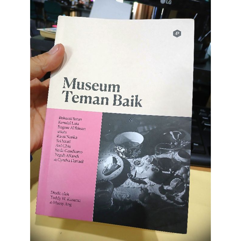 BUKU NOVEL MUSEUM TEMAN BAIK (PRELOVED)