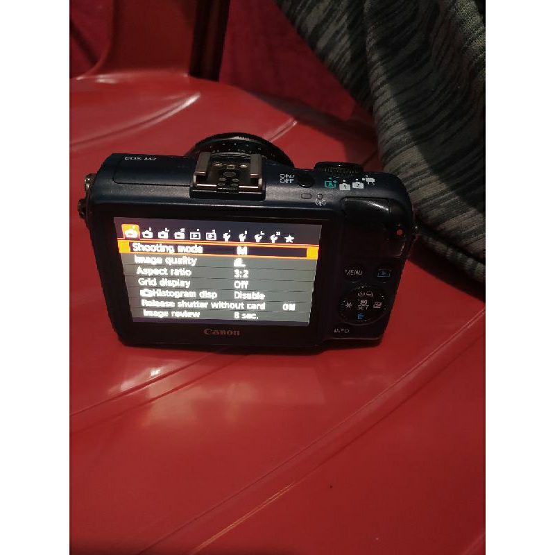 Canon M2 mirrorless plus lensa fix Meike