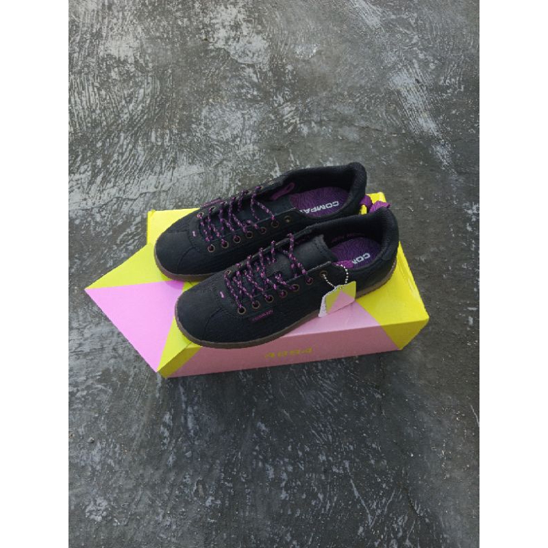 Compass Tribune 4884 Black