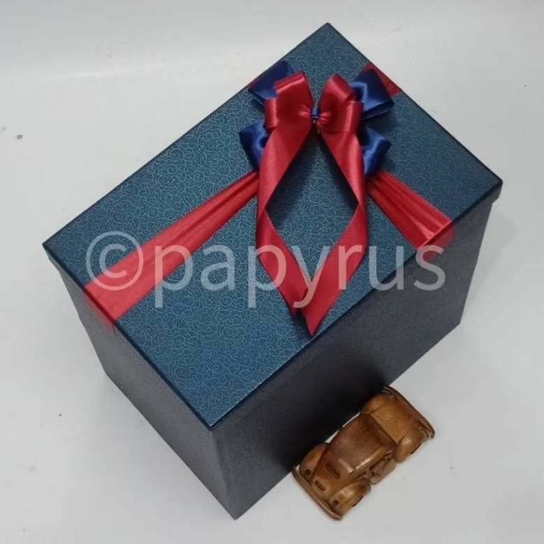 

PAPYRUS 20x30 Tinggi 30cm Kotak Kado Gift Box V2