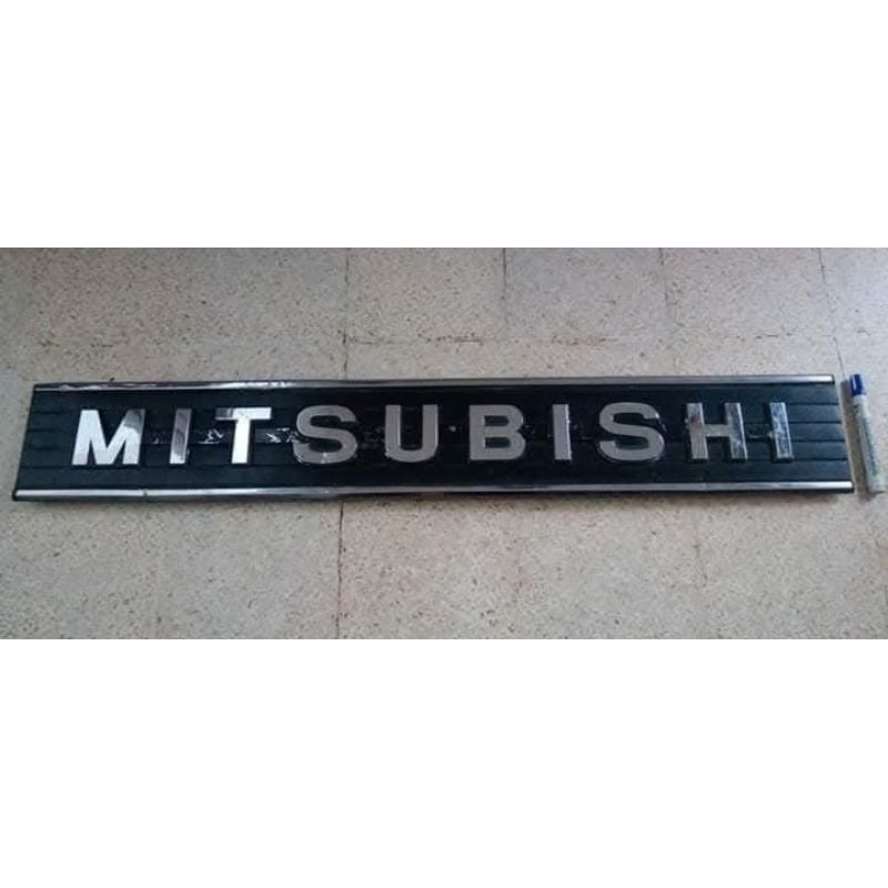 MITSUBISHI L300 ~ GRILL
