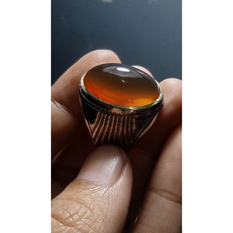 cincin batu anggur nukleus alas madu