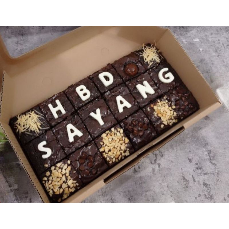 

BROWNIES UCAPAN-FUDGY BROWNIES SEKAT UCAPAN