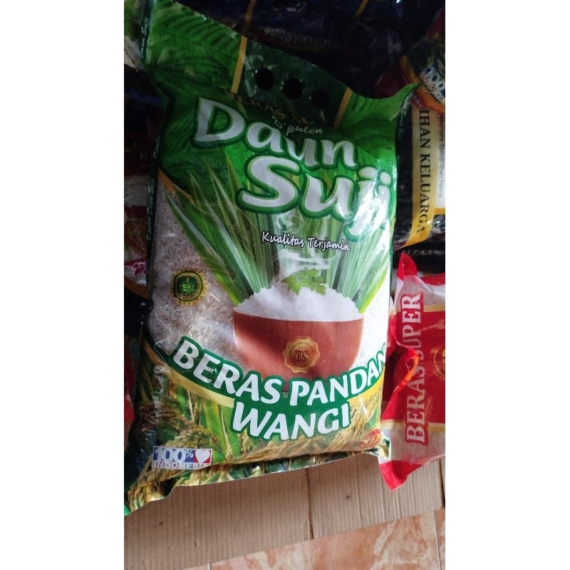 

Beras Super D'pulen Daun Suji Pandan Wangi 5 Liter / 4kg