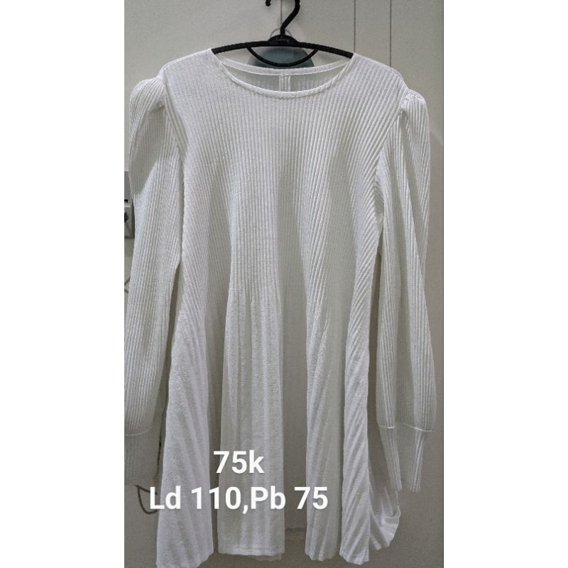Atasan Blouse Plisket Putih