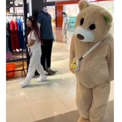 kostum badut beruang