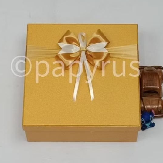 

PAPYRUS 25x25 Tinggi 10cm Kotak Kado Gift Box Hadiah V1