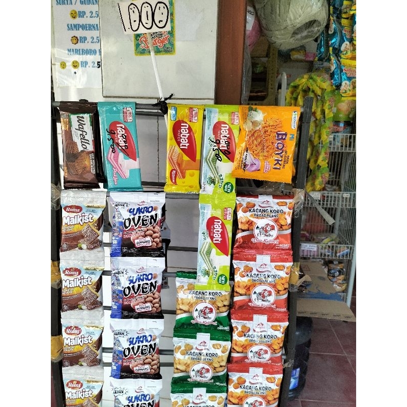 

wafello/Nabati biru/nabati hijau/mie boyki/malkist kelapa/kacang koro original/kacang koro pedas.