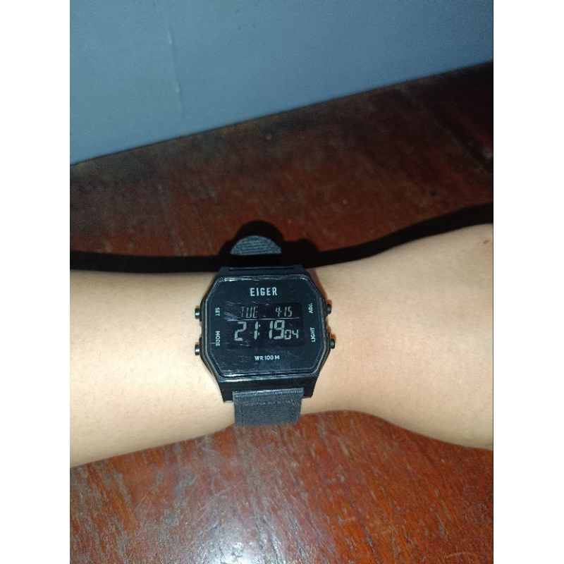 [Preloved] Jam Tangan Eiger Provo Watch Black Second