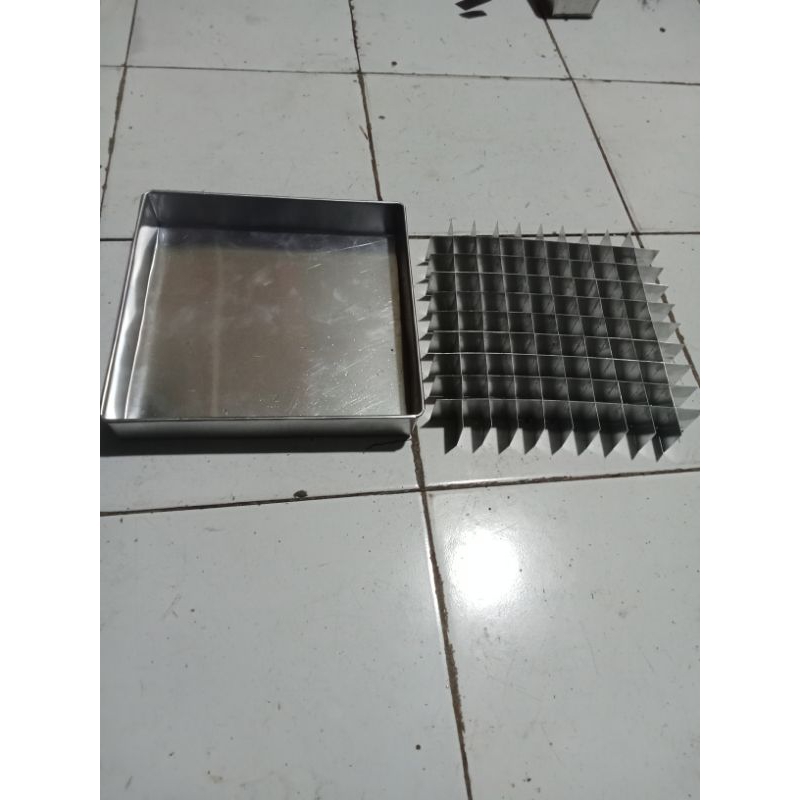 loyang brownies sekat 25 x 25 lubang 100 1 set loyang + sekat