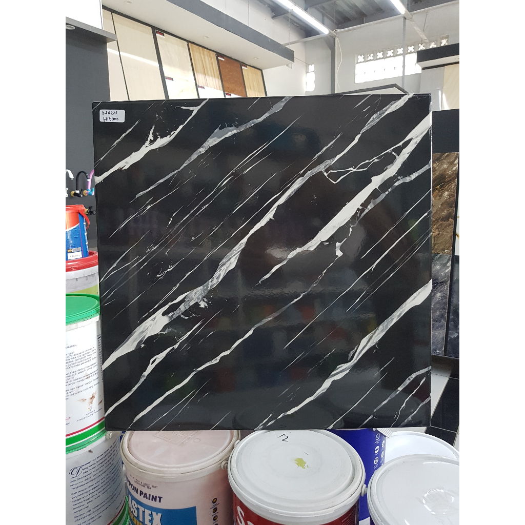 KERAMIK LANTAI CENTURION 50X50 NOBU HITAM / KERAMIK HITAM MOTIF MARMER HITAM GLOSSY