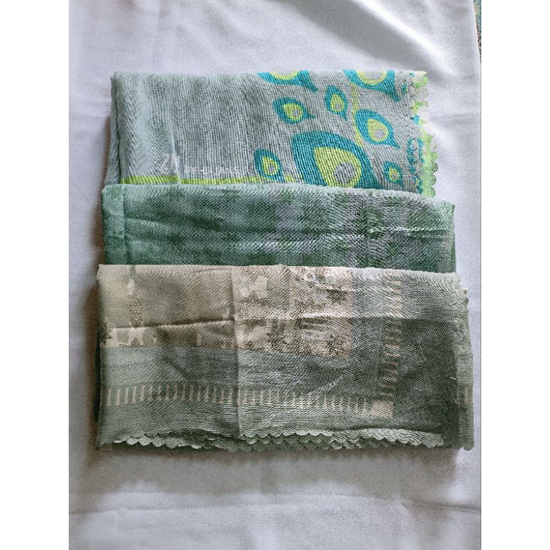 segi empat Zaskia mecca// kerudung segi empat Zaskia mecca // hijab Zaskia mecca