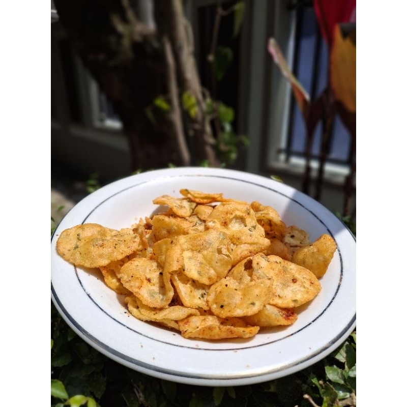 

KERIPIK KERUPUK GEMBLONG PEDAS KRIUK VIRAL DAUN JERUK