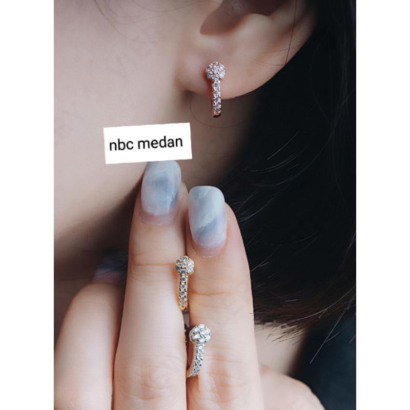 Anting vier replika berlian eropa  tusuk jepit ,vier setara dgn titanium,mata micro diamond yg dpake
