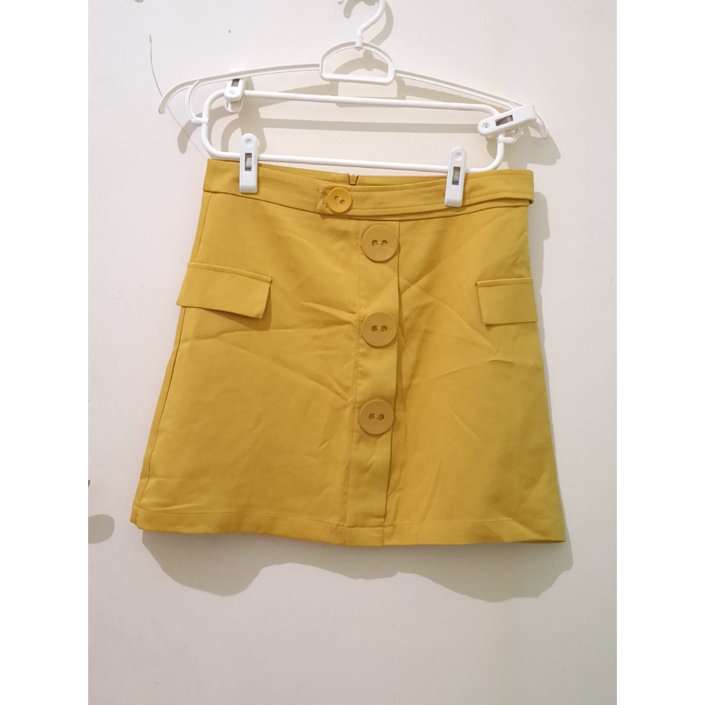 [Preloved] Rok mini kuning mustard polos ONANOKO
