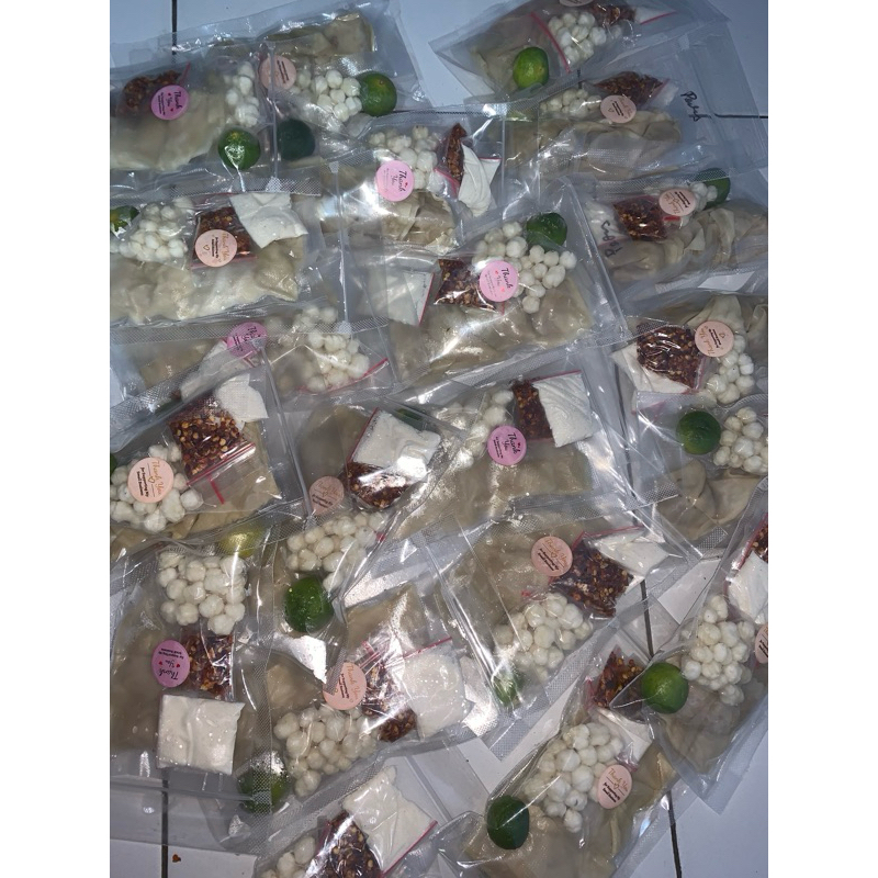 

Pangsit Ayam Kuah Chilli Oil