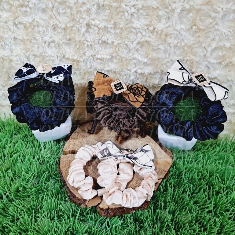 Ikat Rambut Set Isi 2pcs Tali Rambut Pita Kain Kuncir Rambut Set Isi 2pcs Logo Branded
