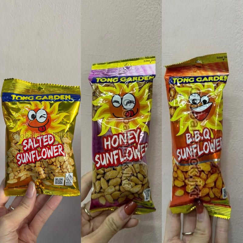 

TONG GARDEN SUNFLOWER KERNEL BBQ / SALTED / HONEY - KUACI KWACI KUPAS