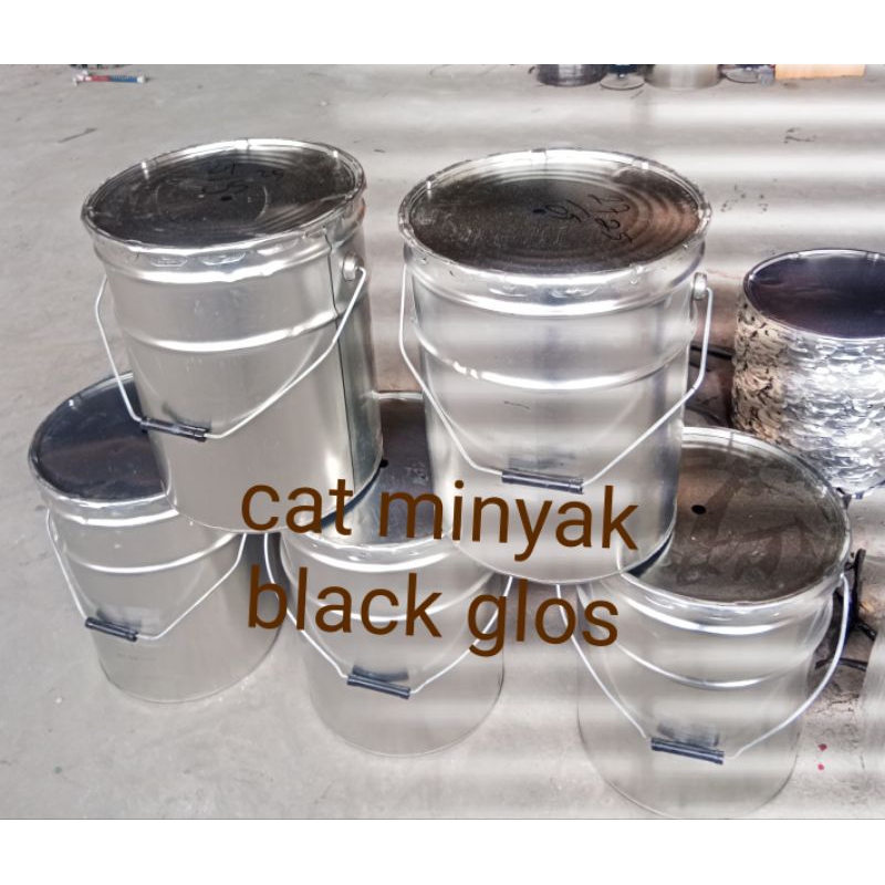 

cat_minyak_black_glos