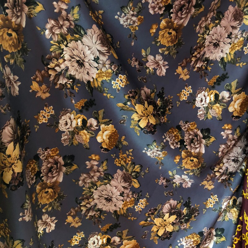 kain satin silk motif - kain satin silk motif bunga - kain satin silk motif impor - kain satin silk 