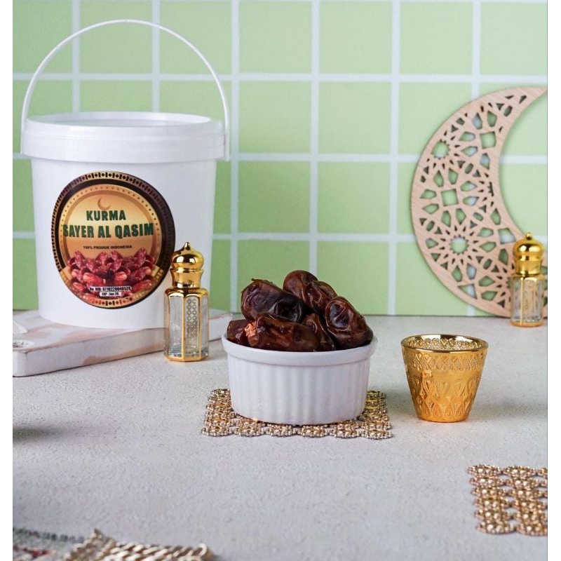 

Kurma sayer Al Qaseem Ember ±450Gr Hampers Lebaran Ramadhan Idul Fitri - EXTRA BUBBLE WRAP + PACKING DUS PASTI AMAN
