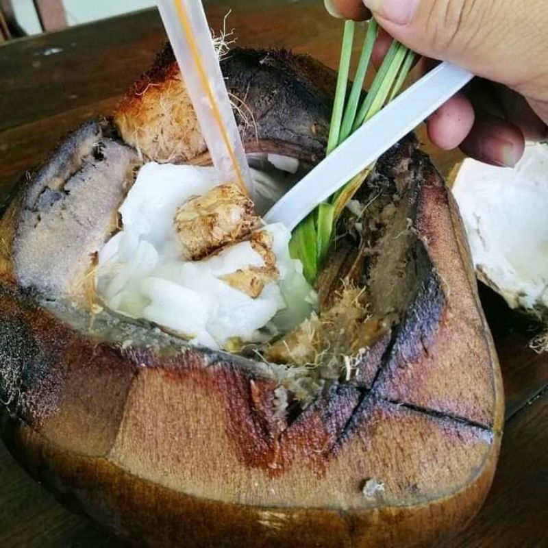 

degan bakar, kelapa muda bakar rempah.