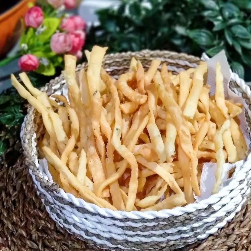 

CISTIK KEJU SUPER - SNACK STIK RASA KEJU SUPER 200 GRAM