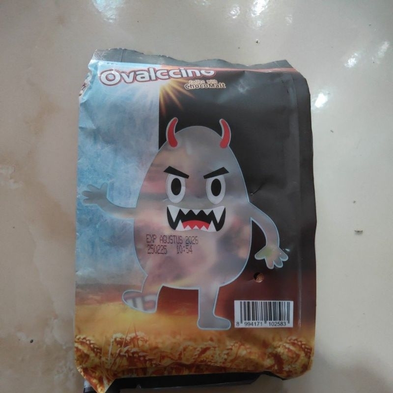 

luwak white coffee ovalccino coffee with Choco malt per pack isi 8
