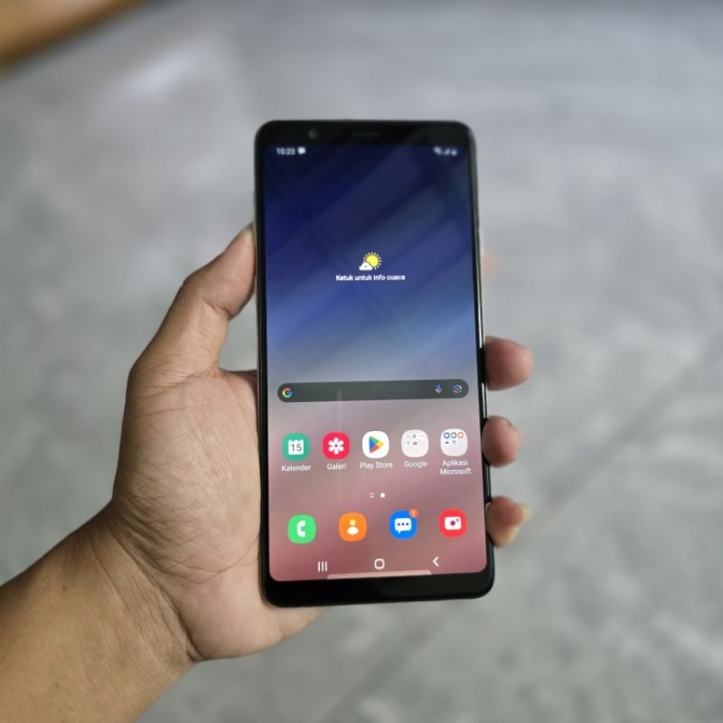 samsung a8 star 4/64Gb second