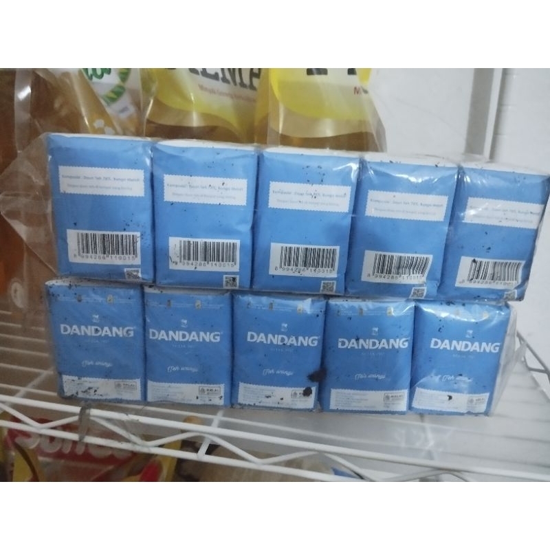 

Teh Dandang Biru Wangi Yang Khas 1slop isi 10