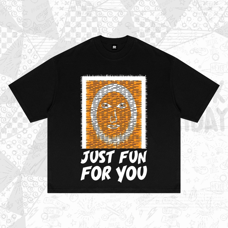 Kaos Hitam "JUST FUN MOTOR" - Desain Abstrak Urban dengan Wajah & Teks Bold Streetwear Trendy