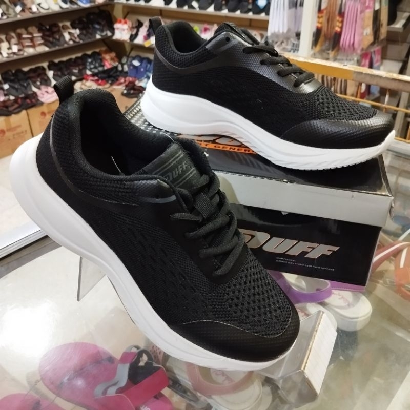 Sepatu sneakers pria, Delmar. Duff