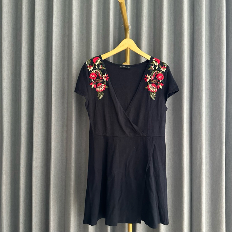 𝙋𝙍𝙀𝙇𝙊𝙑𝙀𝘿 Zara Knit V-Neck Black Floral Flower Embroidered Short Sleeve Mini Dress Rajut Fashion Wani