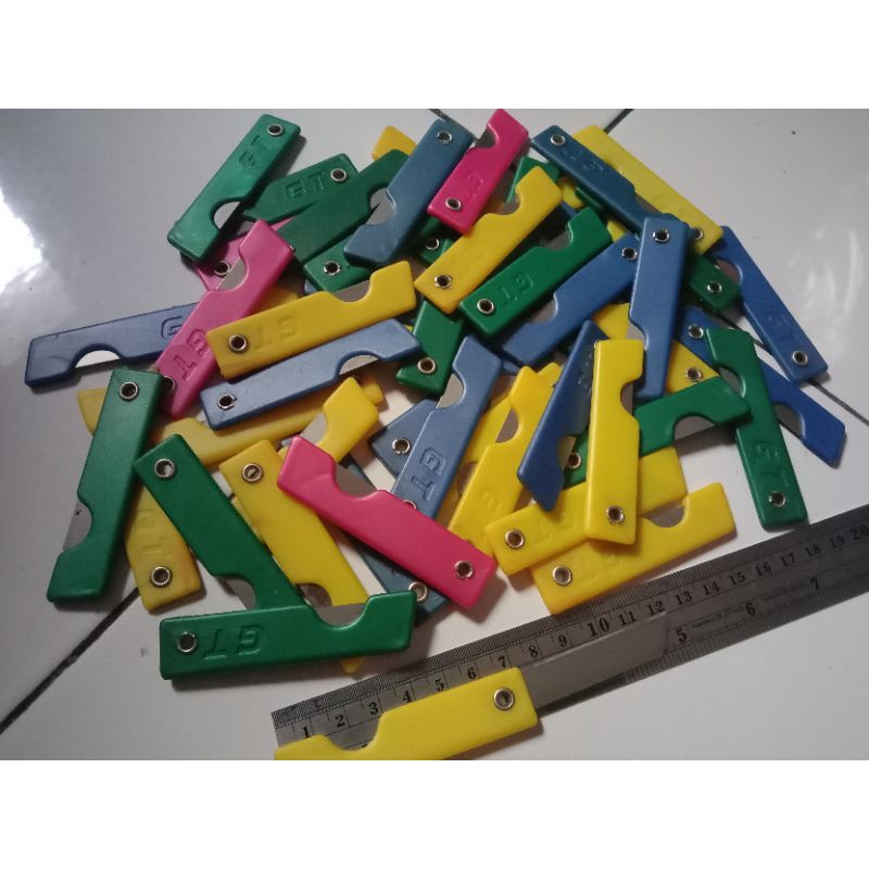 

cutter mini isi 2lusin(24biji)