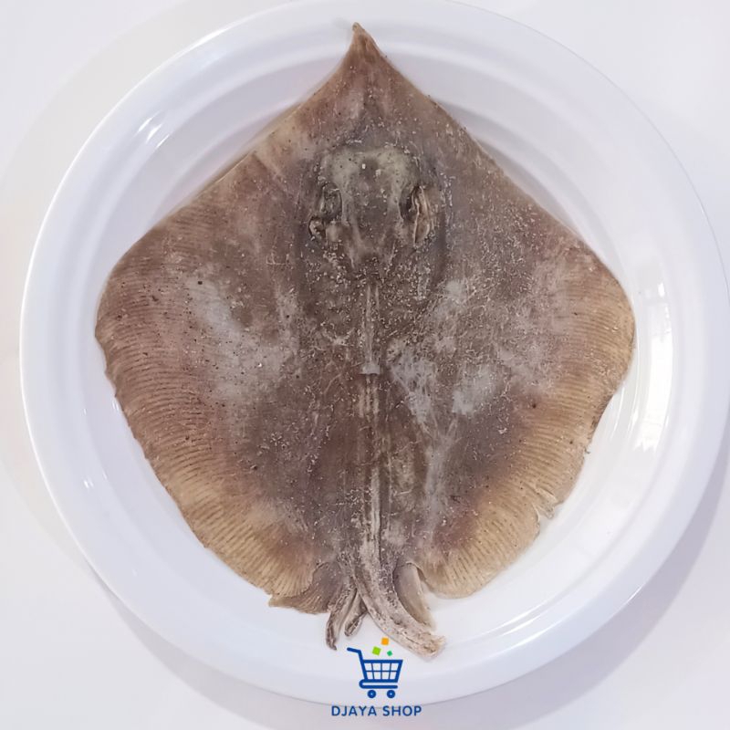 

ikan asin parii utuh/pari lalay 250 gram