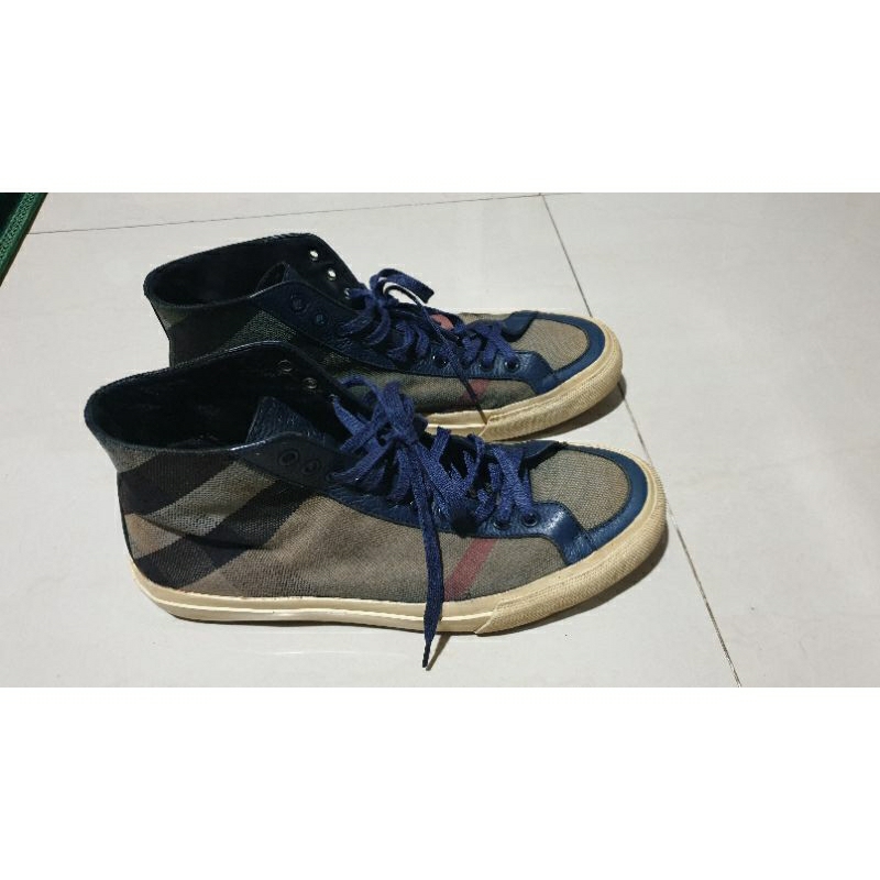 Sepatu pria wanita burberry size 41 cm second