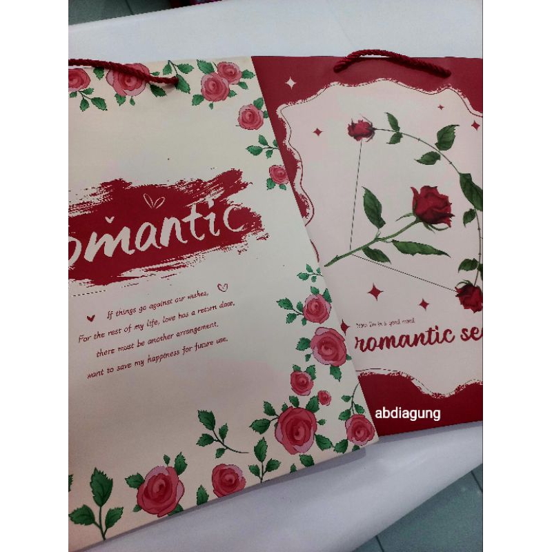 

PAPER BAG MOTIF BUNGA MAWAR Uk Sedang / PCS