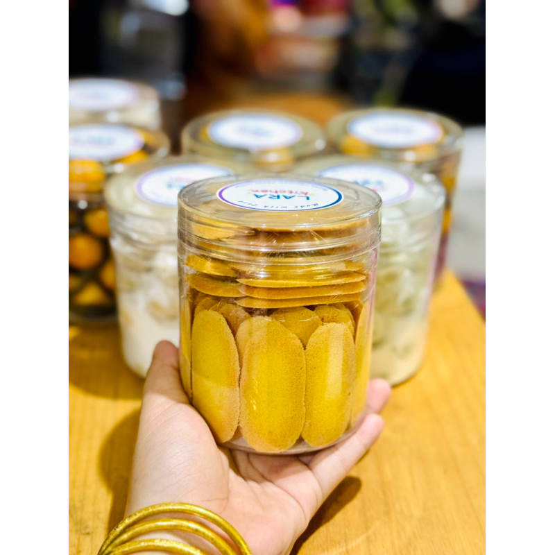 

LIDAH KUCING Kue Kering Toples Kemasan 600ml