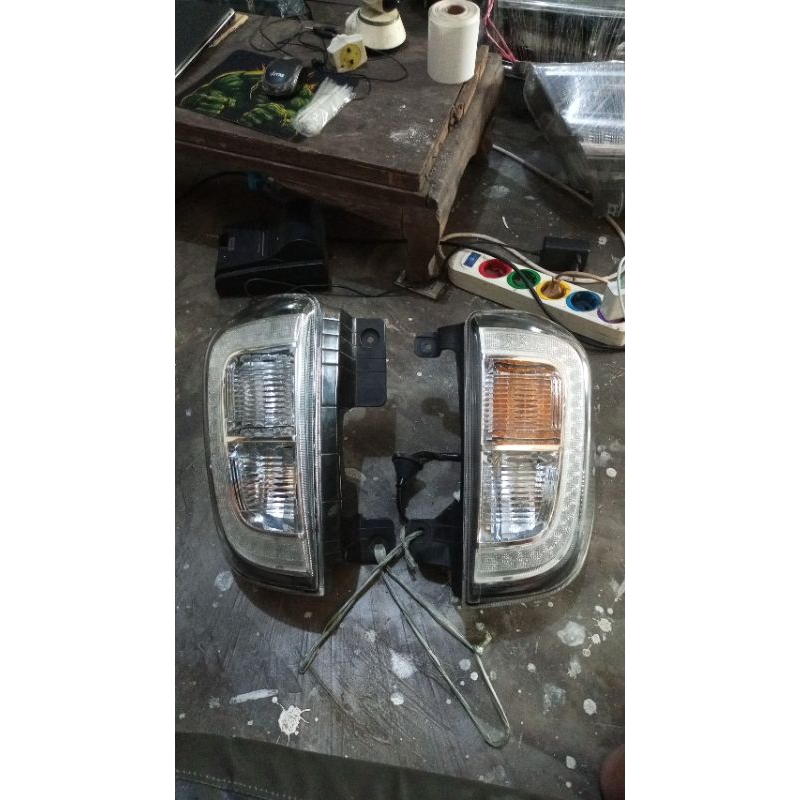 stoplamp rush Terios 2016