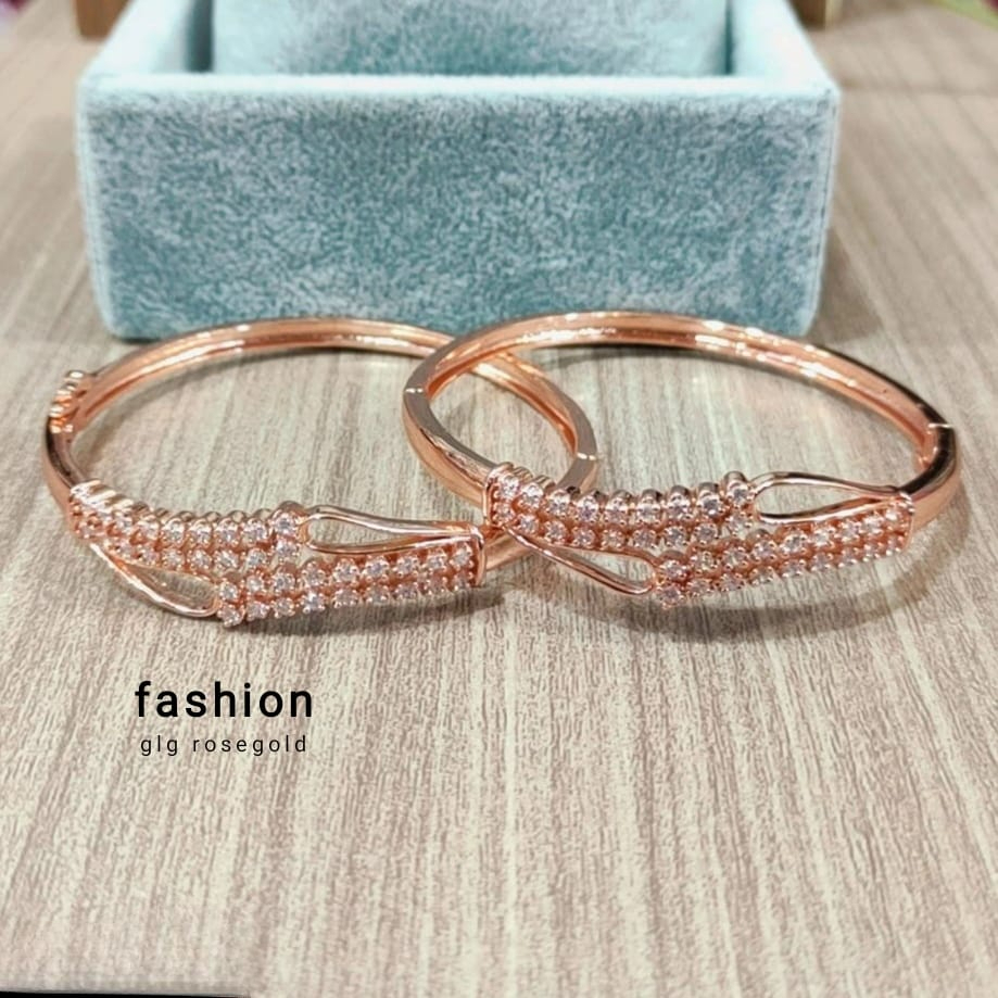 Gelang Permata Silang Vier Rose Gold Gelang Tangan Wanita Replika Perhiasan Premium